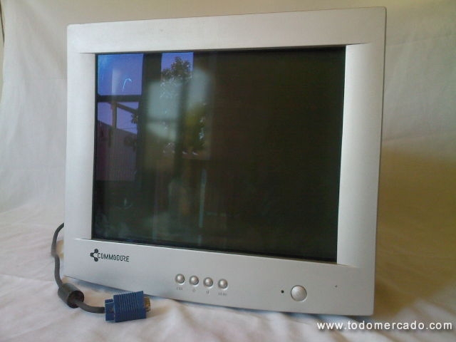 Foto Vendo monitor pantalla plana 17" commodore