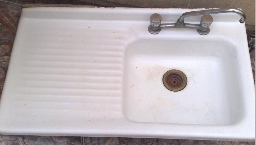 Foto Vendo lavaloza enlosado  en excelnte estado con llave de agua $20.000