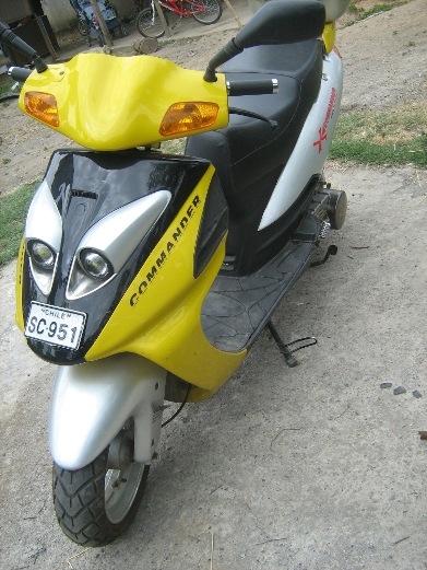 Foto Vendo moto scoother commander año 2008 (320.000)