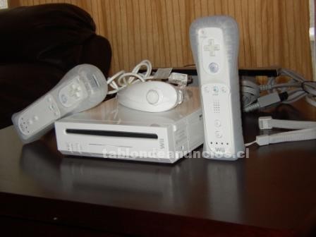 Foto Nintendo wii + 2 controles remotos + 1 nunchuk + wii sports + wii play